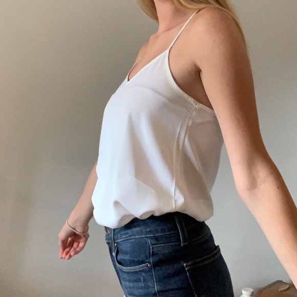 White tank. - Picture 1 of 4